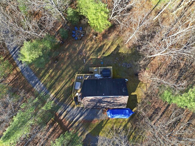 Building Photo - 610 Traci Ln