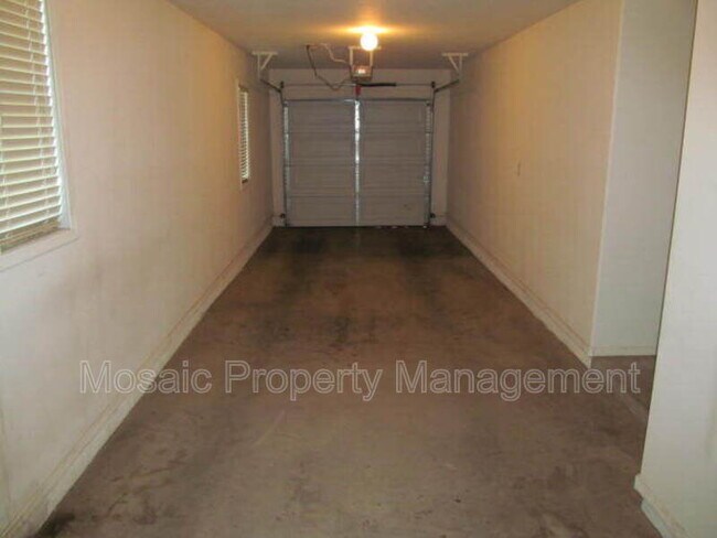 Building Photo - 5724 S 21st Terrace