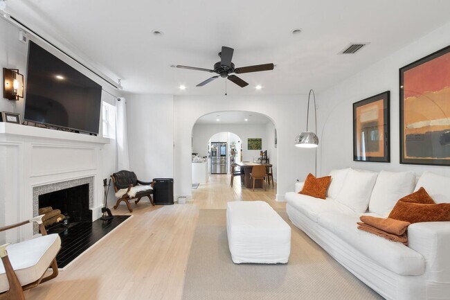 Building Photo - 101 NE 47th St