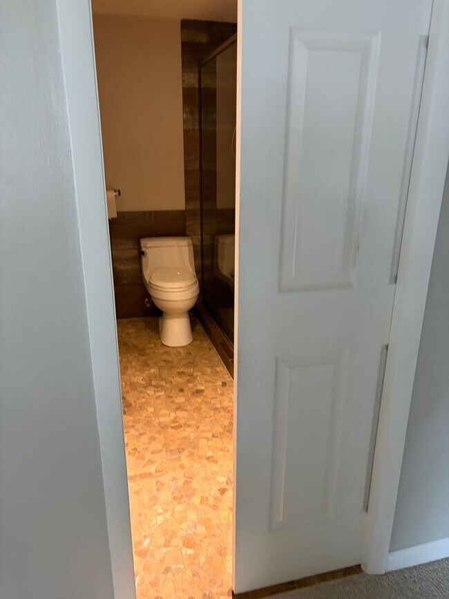 Building Photo - REMODELED NW RALEIGH 3 BEDROOM CONDO IN MARTINIQUE--SWIMMING POOL- UPDATED PRIMARY BATHROOM