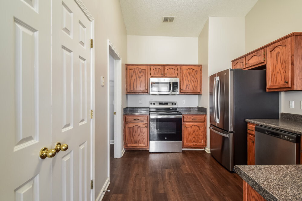 Building Photo - 1708 Cherry Creek Dr