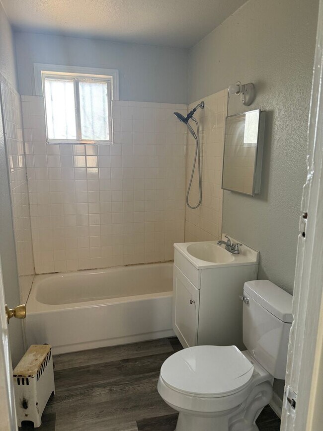 Building Photo - 3003 Venus St