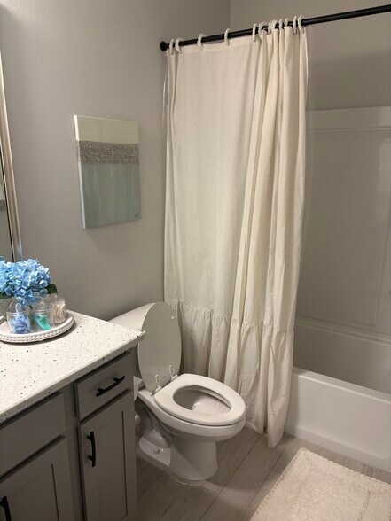 Building Photo - 9300 Asoka Ave