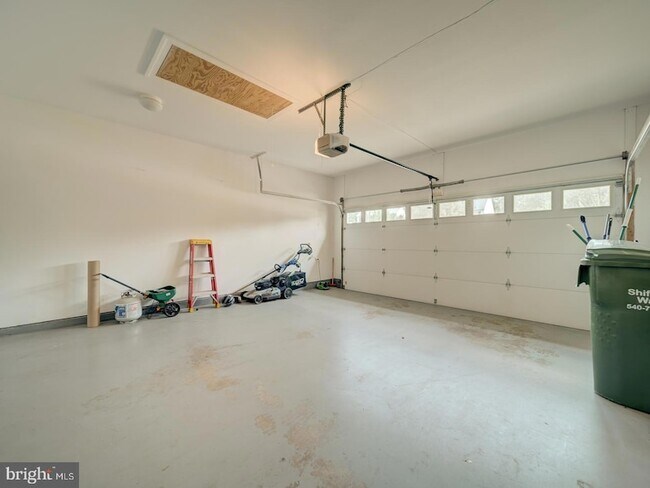 Building Photo - 6311 Hot Spring Ln