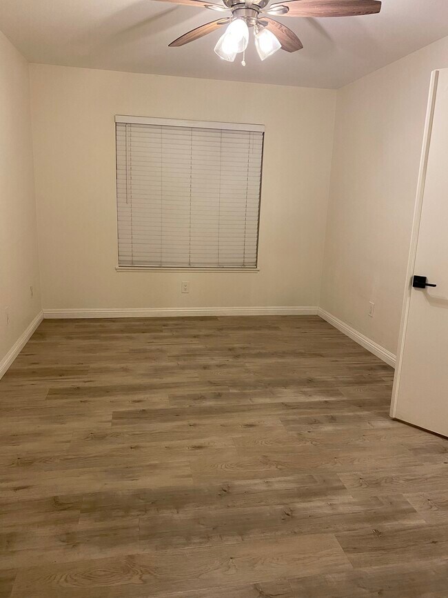 Building Photo - 16872 Cod Cir