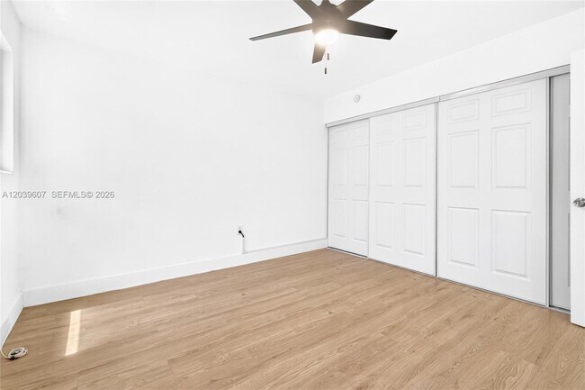 Building Photo - 3522 SW 25th St