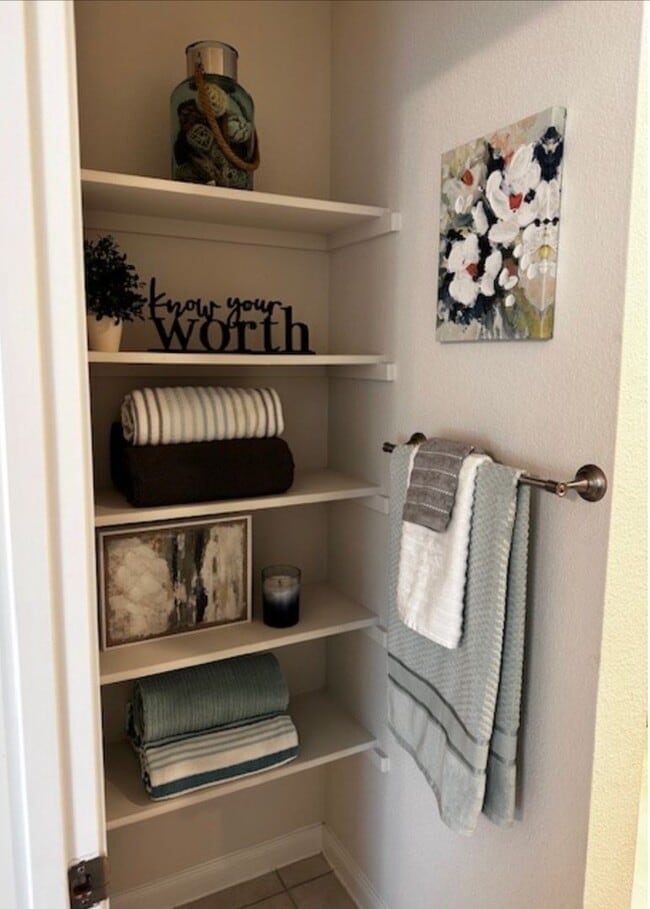 Building Photo - $500 Off Move-In Cost, 4 bedroom home!