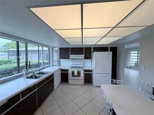 Building Photo - 5011 Madison St