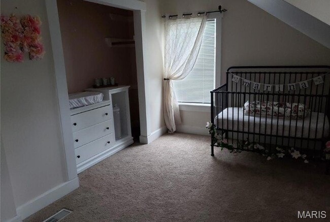 Building Photo - 329 Rose Ln