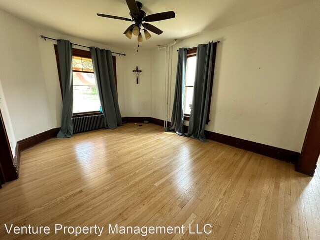 Building Photo - 3 br, 2 bath House - N89 W16229 Main St