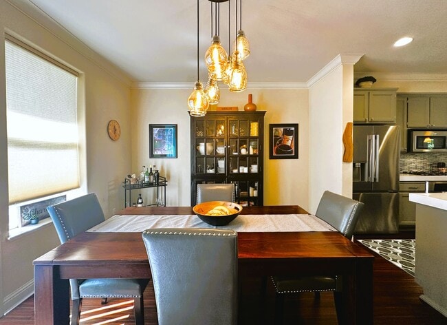 Building Photo - 234 Windsor River Rd