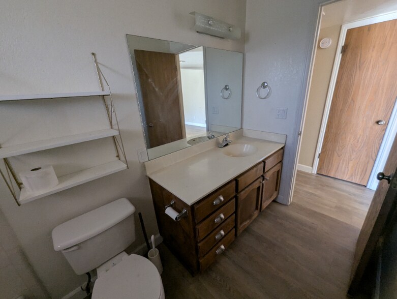 Building Photo - 4437 E Covina St