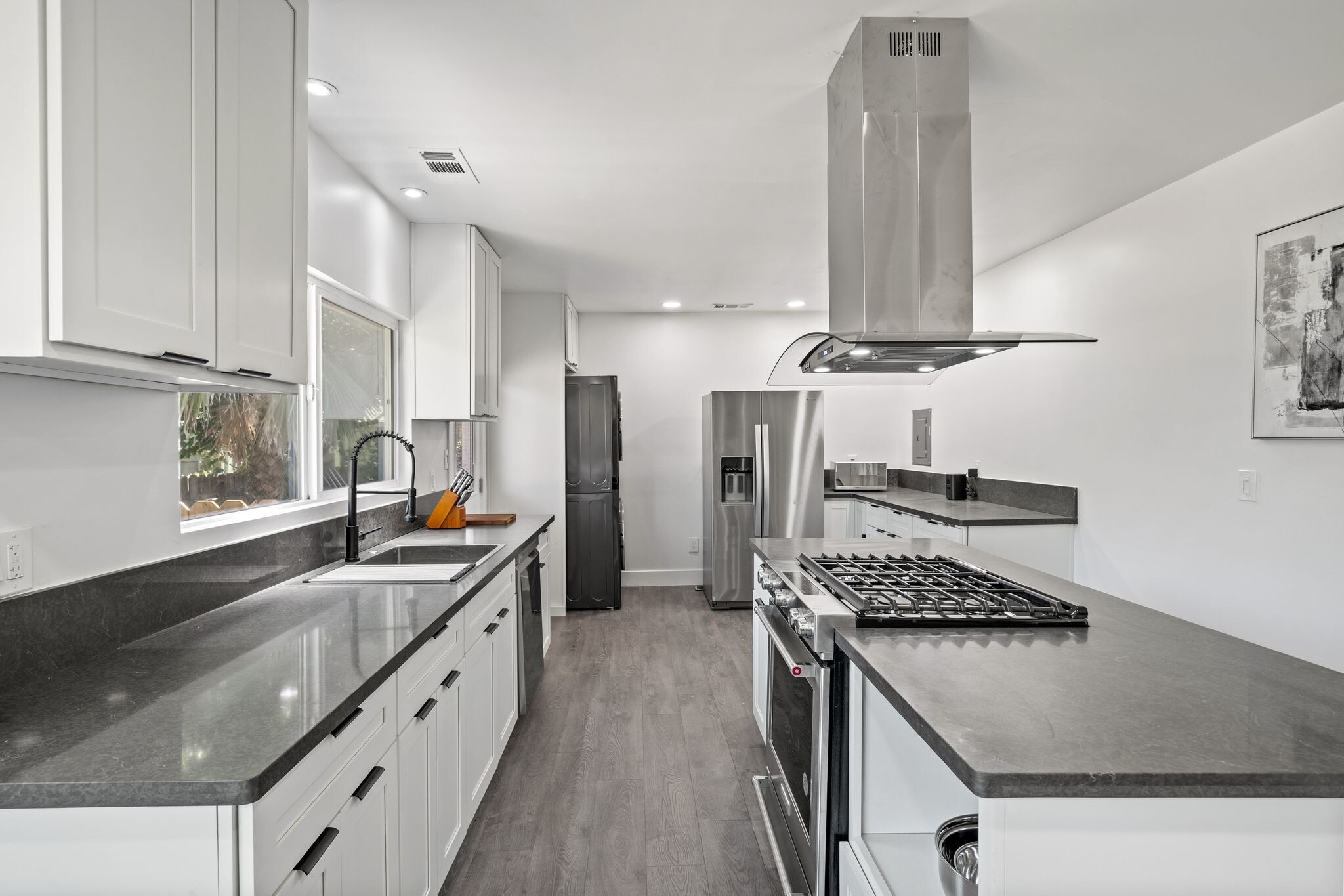 kitchen gas stove - 1633 35th St