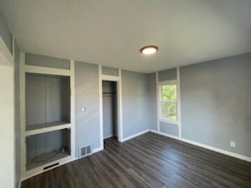 Den 2 - 3130 32nd St SE