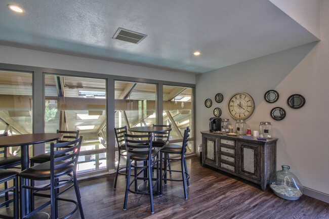 Building Photo - Ground Floor Condo at Footprints on the Bay