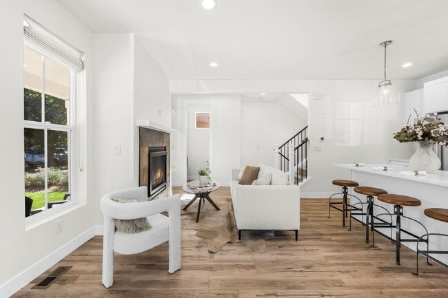 Building Photo - LUX 3BD, 3BA Home with Office Near Cherry Creek and Wash Park