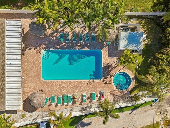 Building Photo - 900 Cove Cay Dr