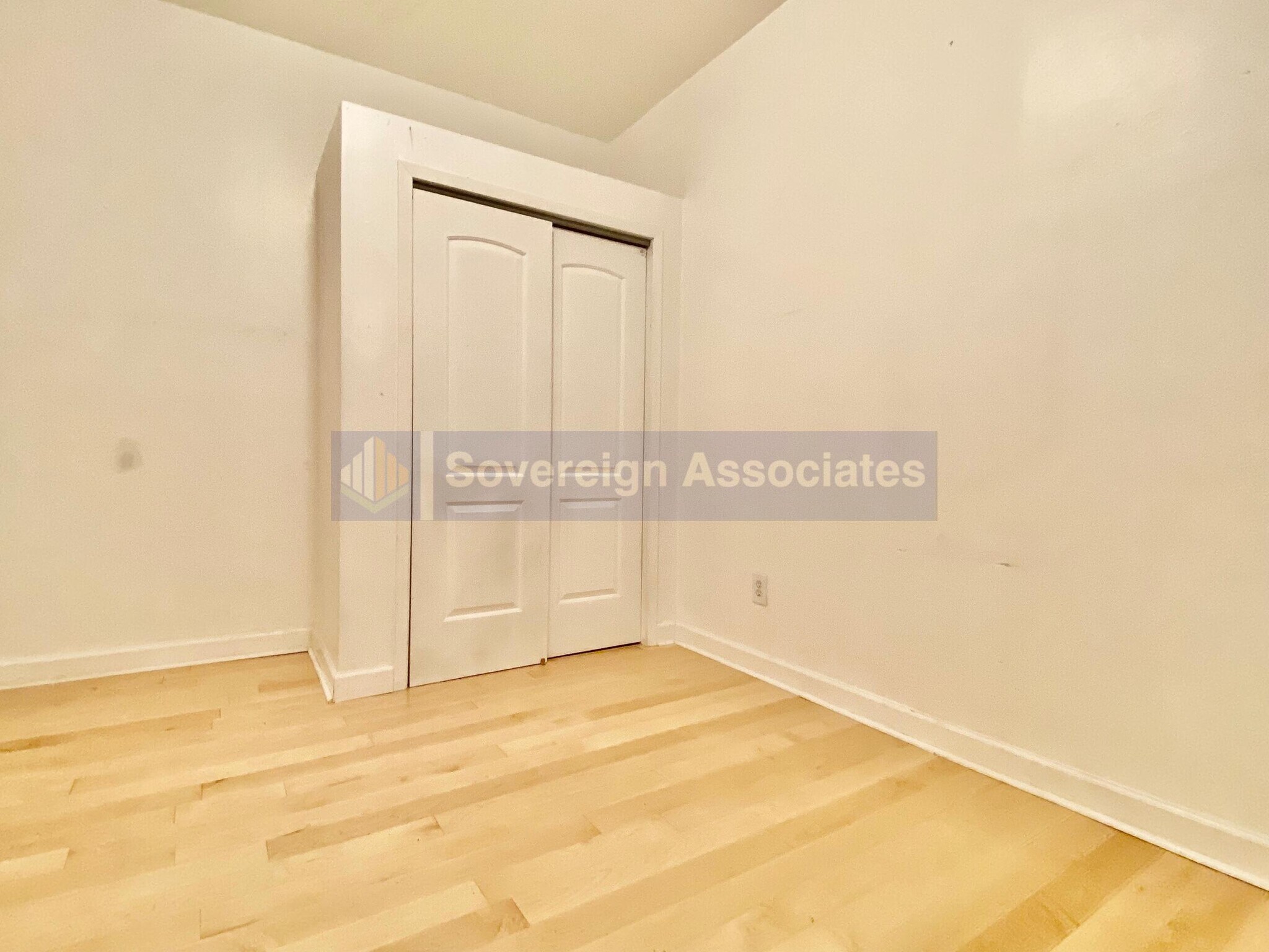 Building Photo - 201 W 105th St