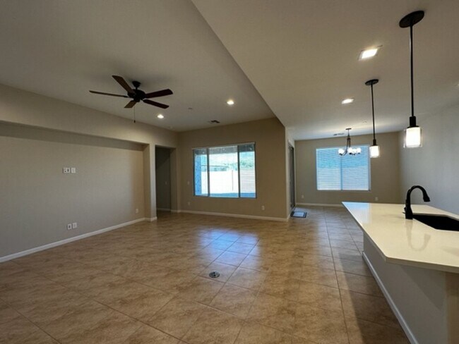 Building Photo - Home in Mountain Gate