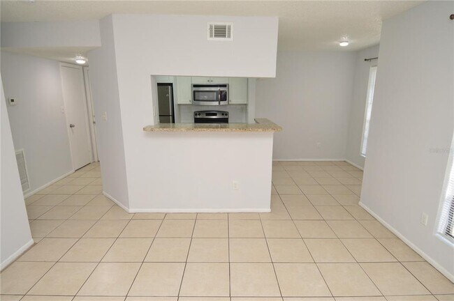 Building Photo - 8702 Mallard Reserve Dr