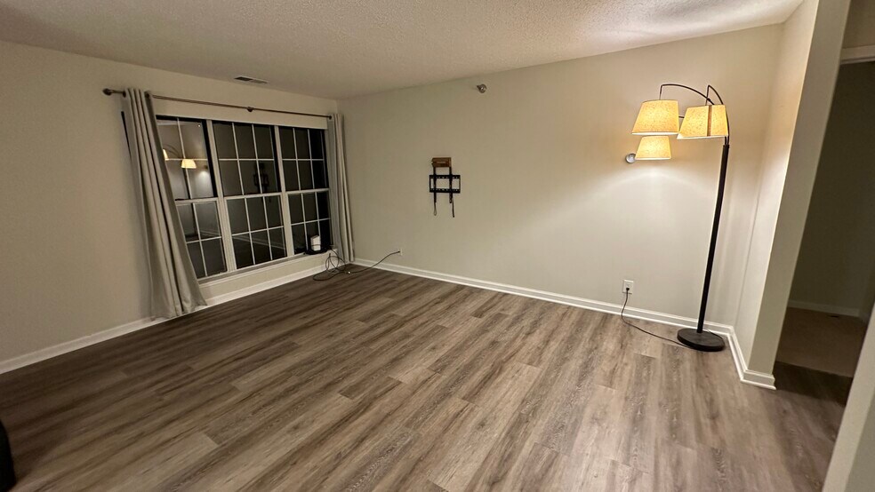 Building Photo - 6010 Chasewood Pky