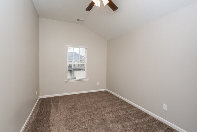Building Photo - 229 Klinetop Dr
