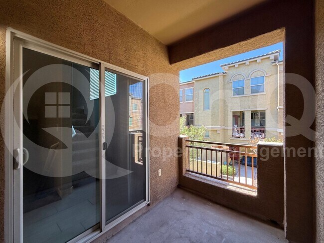 Building Photo - 240 W Juniper Ave