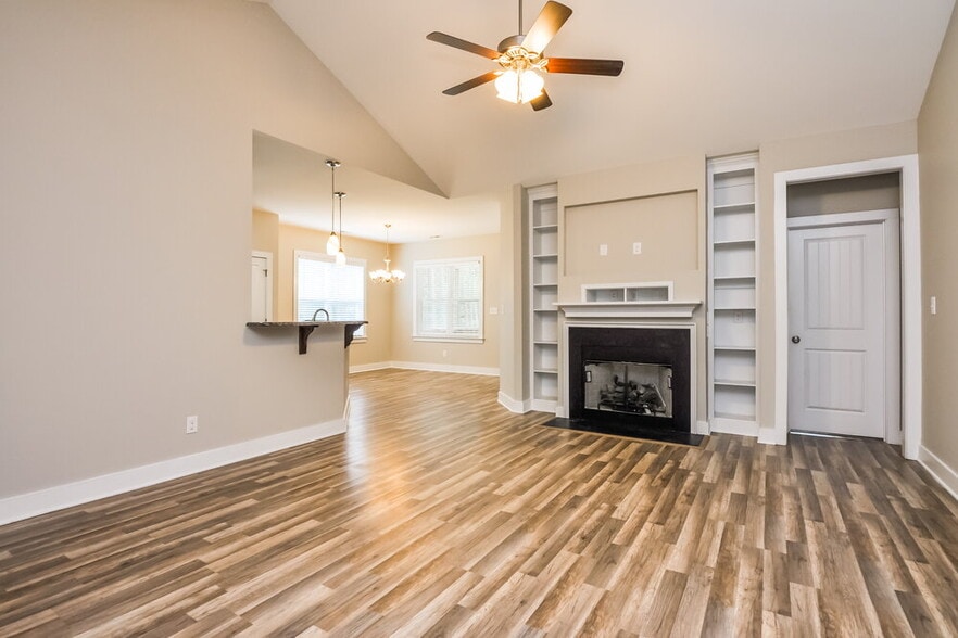 Building Photo - 75 Wood Green Dr