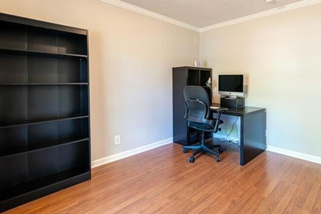 Building Photo - Harpeth Woods Home with Large Fenced in Ya...