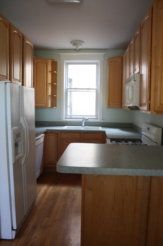 Building Photo - 326 S Ridgeland Ave
