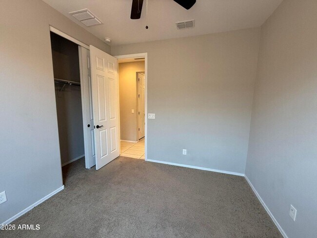 Building Photo - Large 3 Bedroom with Pool and Pool Service Included!