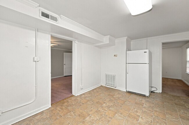 Building Photo - 101 E Woodall St