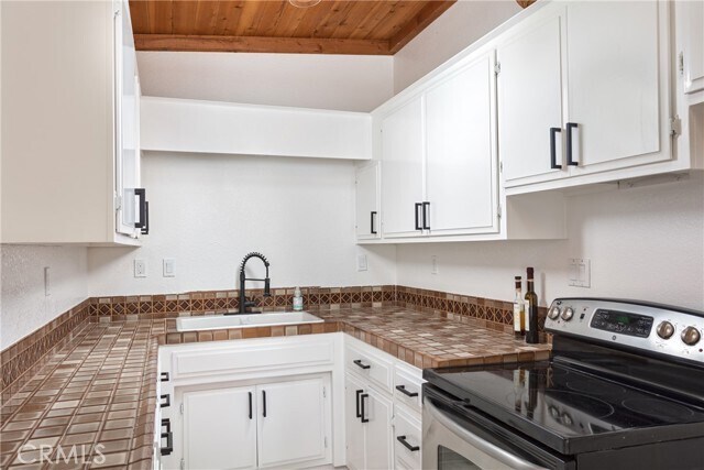 Building Photo - 363 Ruby St