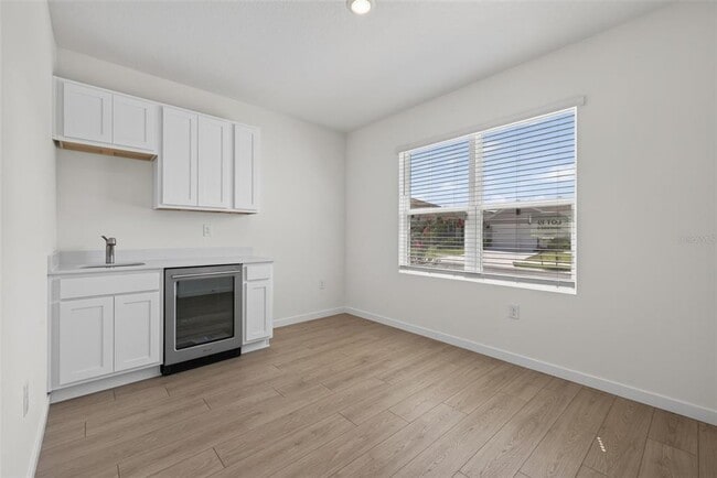 Building Photo - 2893 House Finch Rd