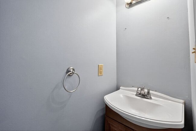Building Photo - 46091 Maria Way