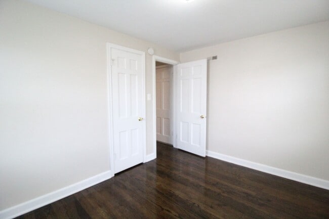 Building Photo - November 2025 FREE On This One Bedroom Dup...