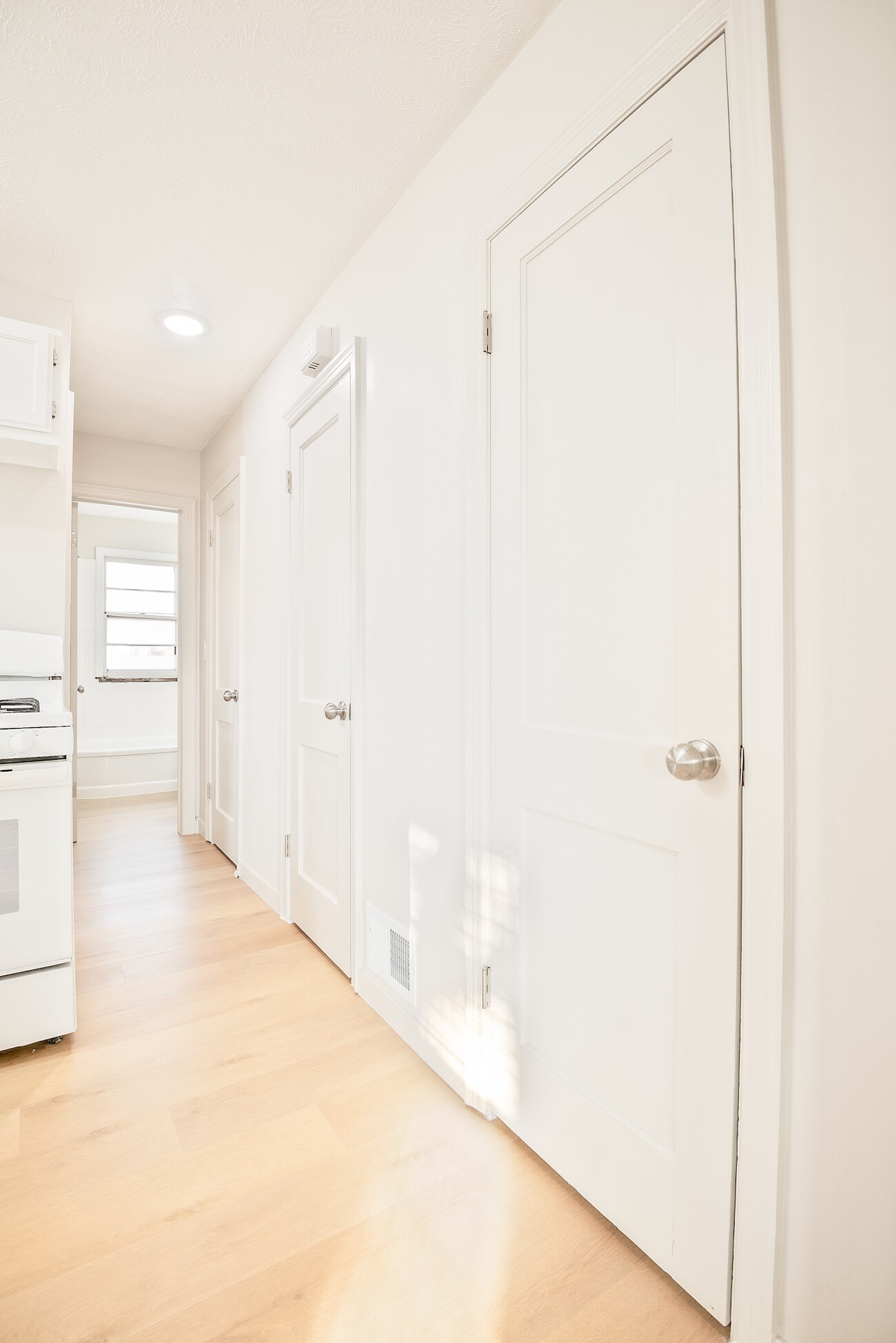 Closets - 4620 Davenport St