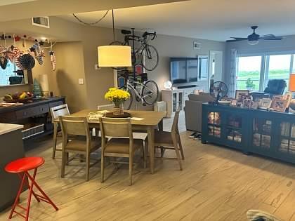 Building Photo - 4805 Gulf of Mexico Dr