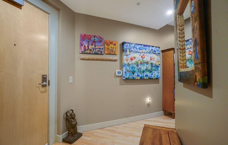 Building Photo - 136 SW Washington Ave