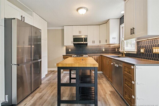 Building Photo - 7713 Charring Cross Ln