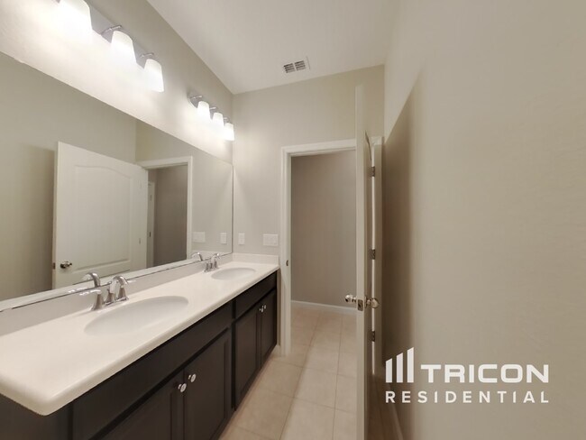 Building Photo - 6471 Longleaf Branch Dr