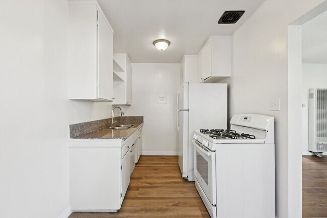 Building Photo - 6100 West Blvd