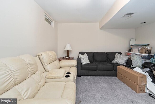 Building Photo - 1127 Kelfield Dr