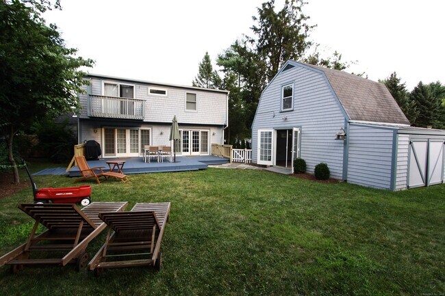 Building Photo - 914 S Pine Creek Rd