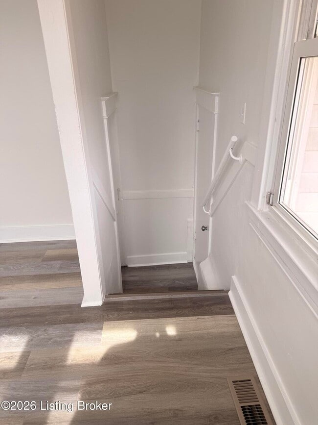 Building Photo - 841 Hazel St