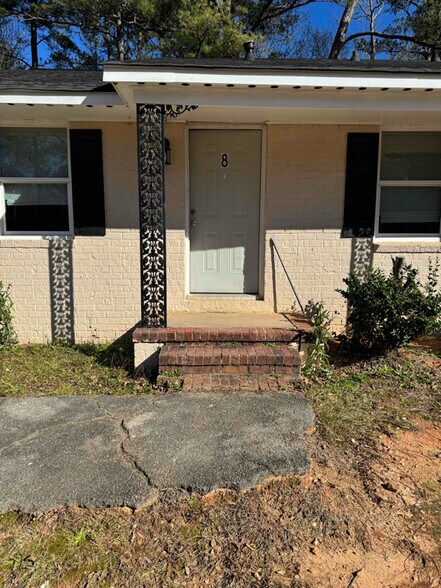 Building Photo - 1240 Redding Rd