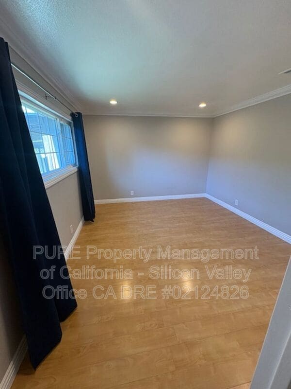 Building Photo - 2883 Vía Encinitas