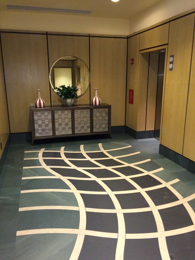 Lobby - 400 Massachusetts Ave NW