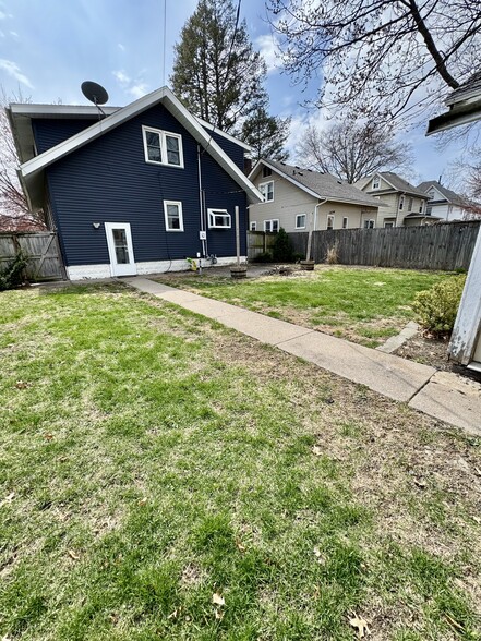 Primary Photo - 1022 Grand Ct