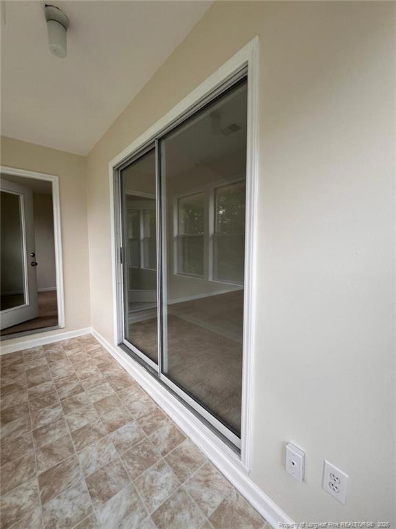 Building Photo - 6716 Willowbrook Dr